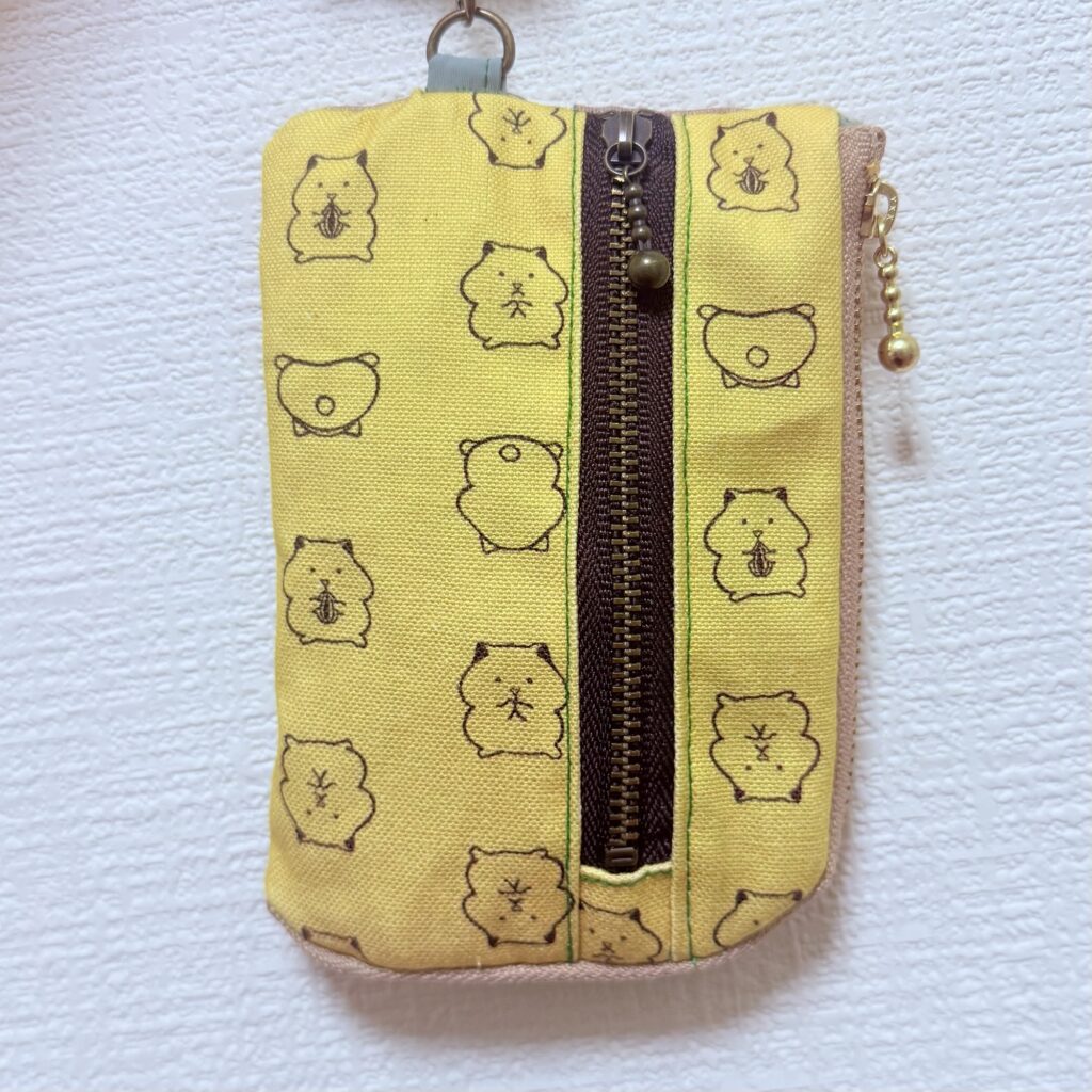 まっすぐハムスターmini(カナリアイエロー)の生地で作成したパスケース